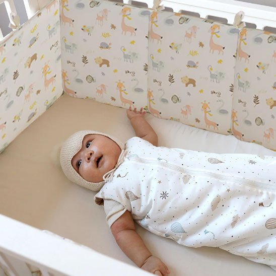 Tour de lit bébé